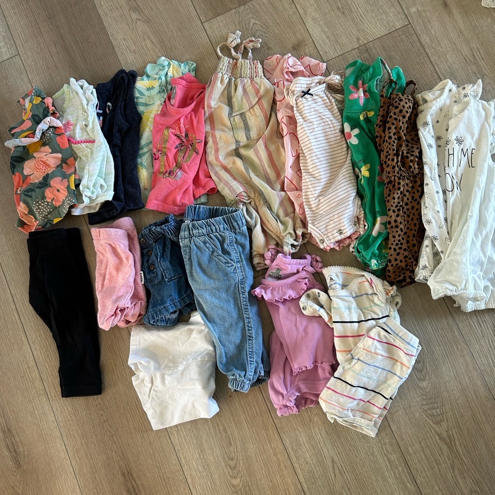 Summer baby girl clothing lot. Size 6-12 month
